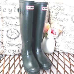 Hunter tall rain boots dark green